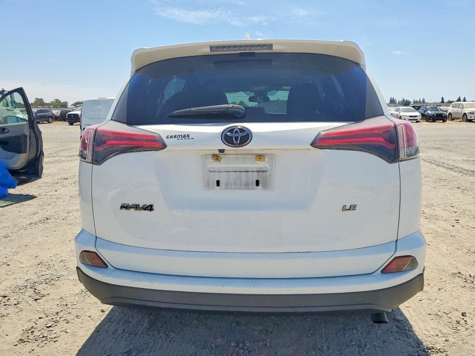2018 TOYOTA RAV4 LE 6