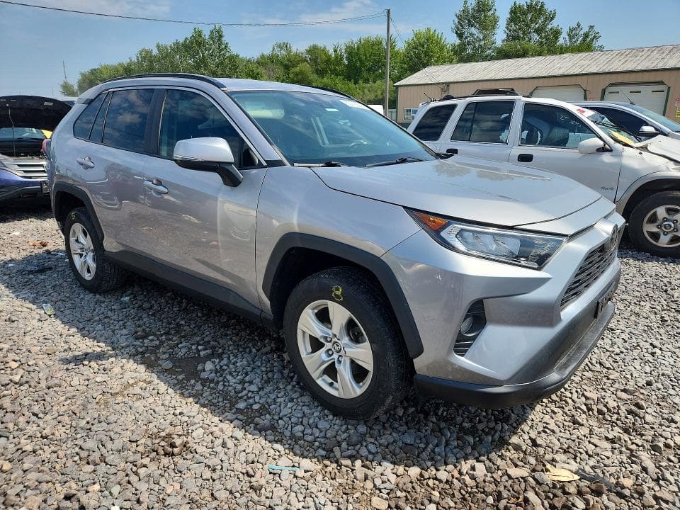 2020 TOYOTA RAV4 XLE 4