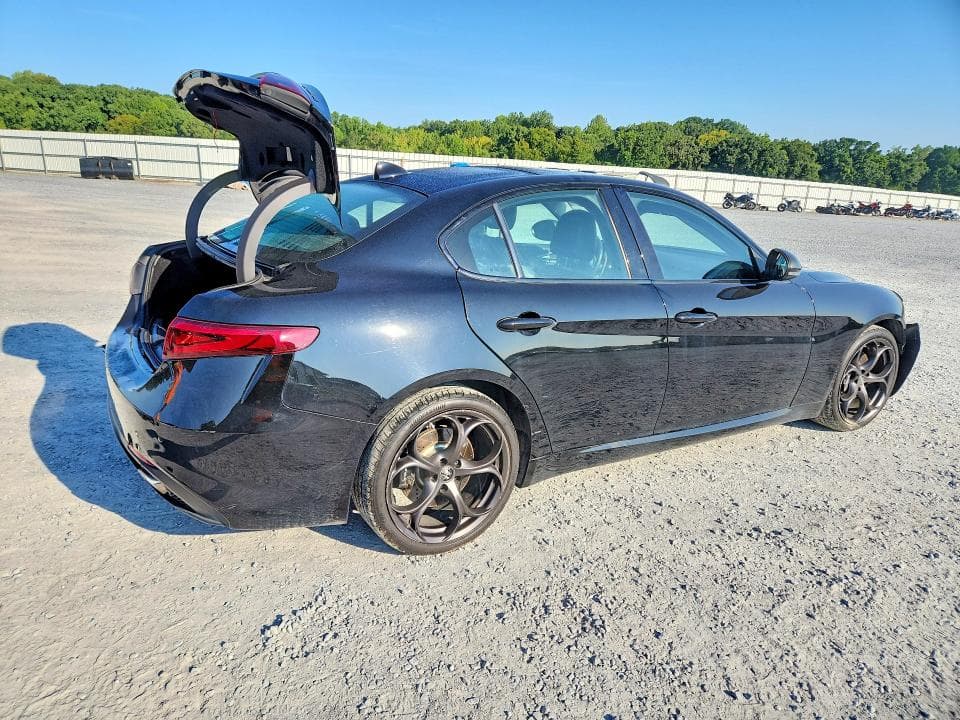 2018 ALFA ROMEO GIULIA TI Q4 3