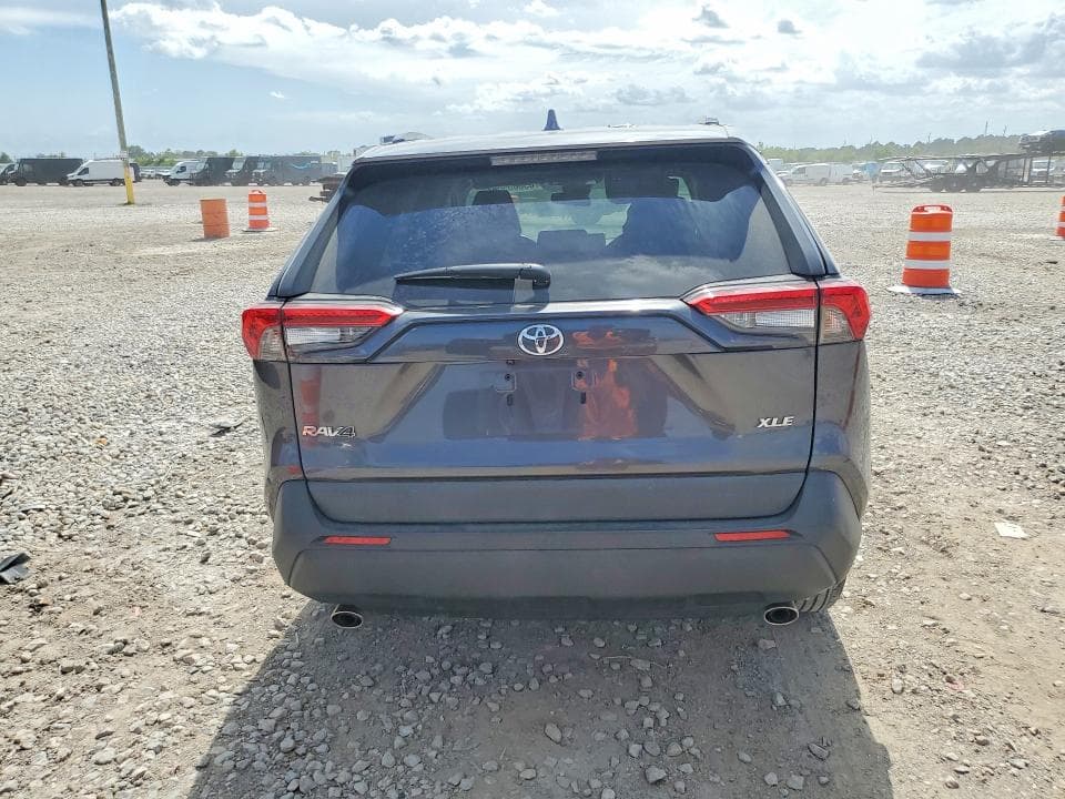 2024 TOYOTA RAV4 XLE 6