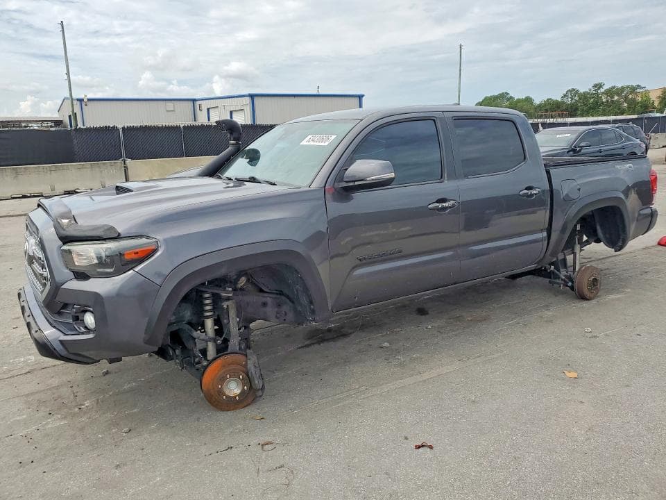 2018 TOYOTA TACOMA TRD SPORT - 1