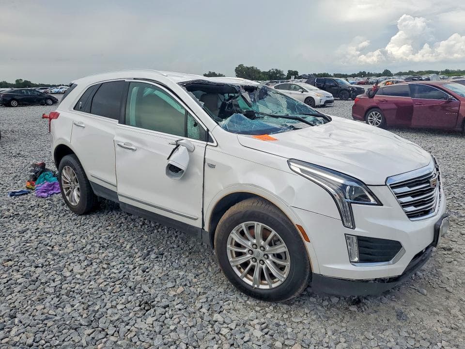 2017 CADILLAC XT5 4