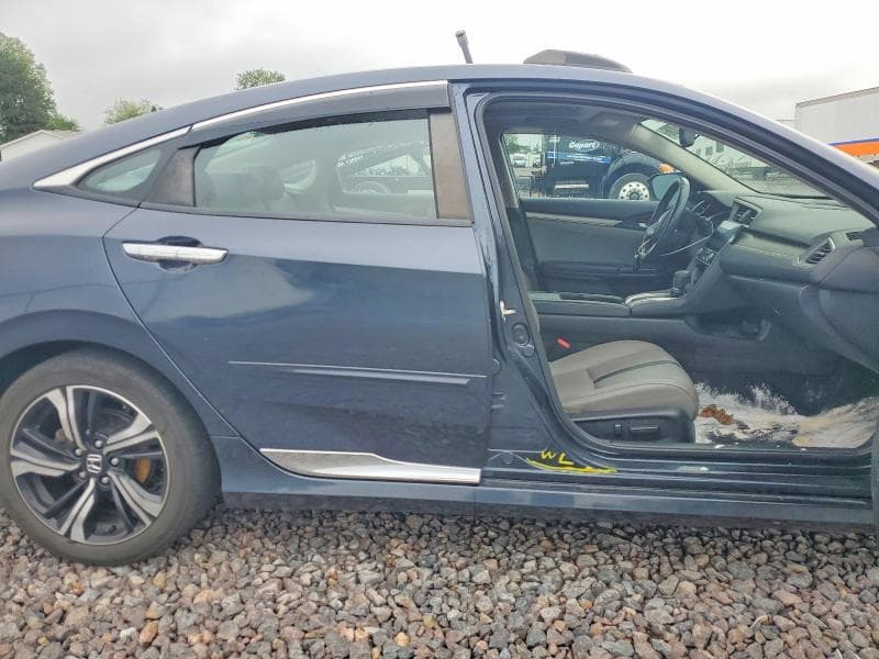 2018 HONDA CIVIC TOURING 12