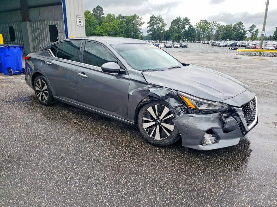 2021 NISSAN ALTIMA SV 4