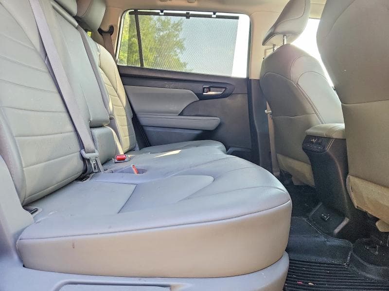 2022 TOYOTA HIGHLANDER XLE 11