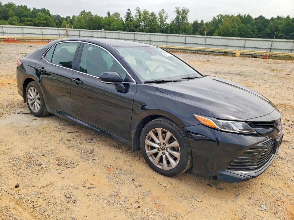 2020 TOYOTA CAMRY LE 4