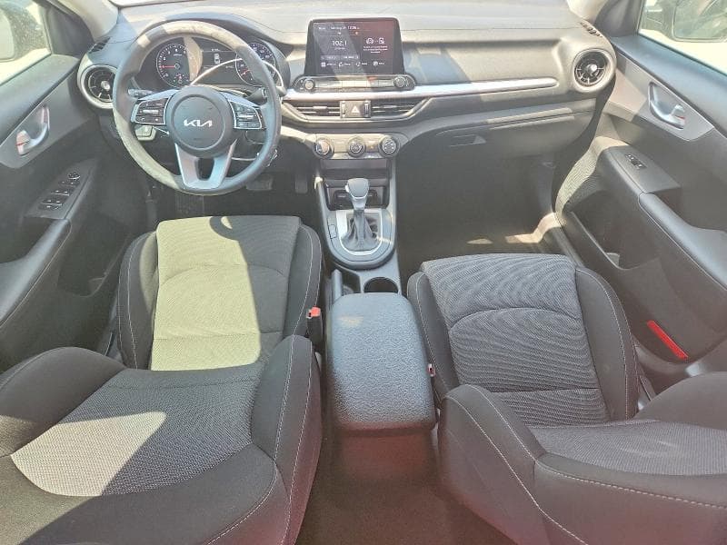 2022 KIA FORTE FE 8