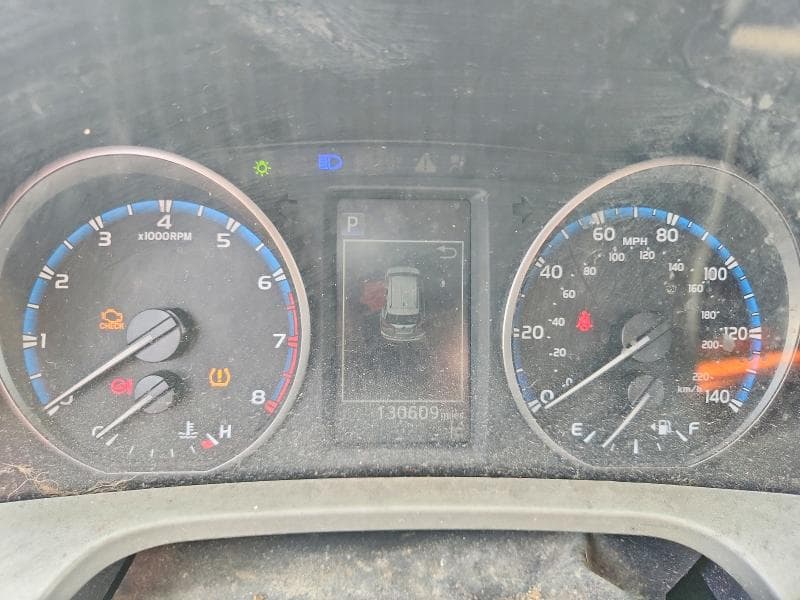 2017 TOYOTA RAV4 XLE 9