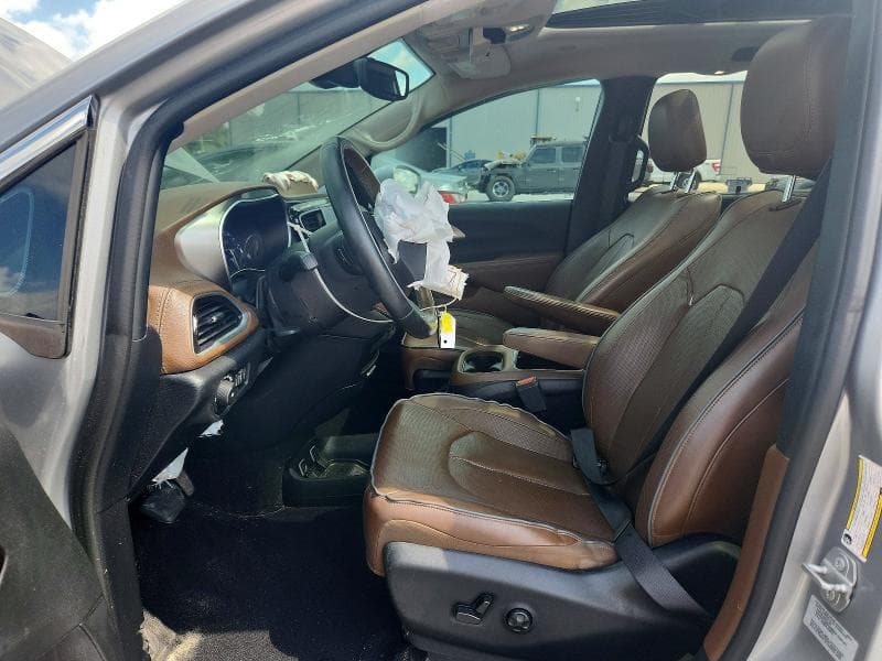 2017 CHRYSLER PACIFICA LIMITED 7