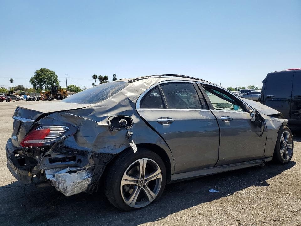 2018 MERCEDES-BENZ E 300 3