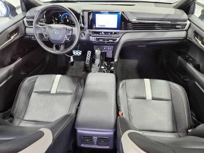 2025 TOYOTA CAMRY SE 8