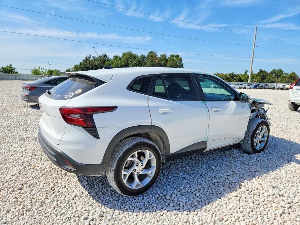2024 CHEVROLET TRAX LS 3