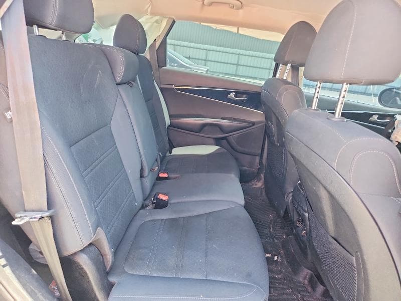 2019 KIA SORENTO LX 11