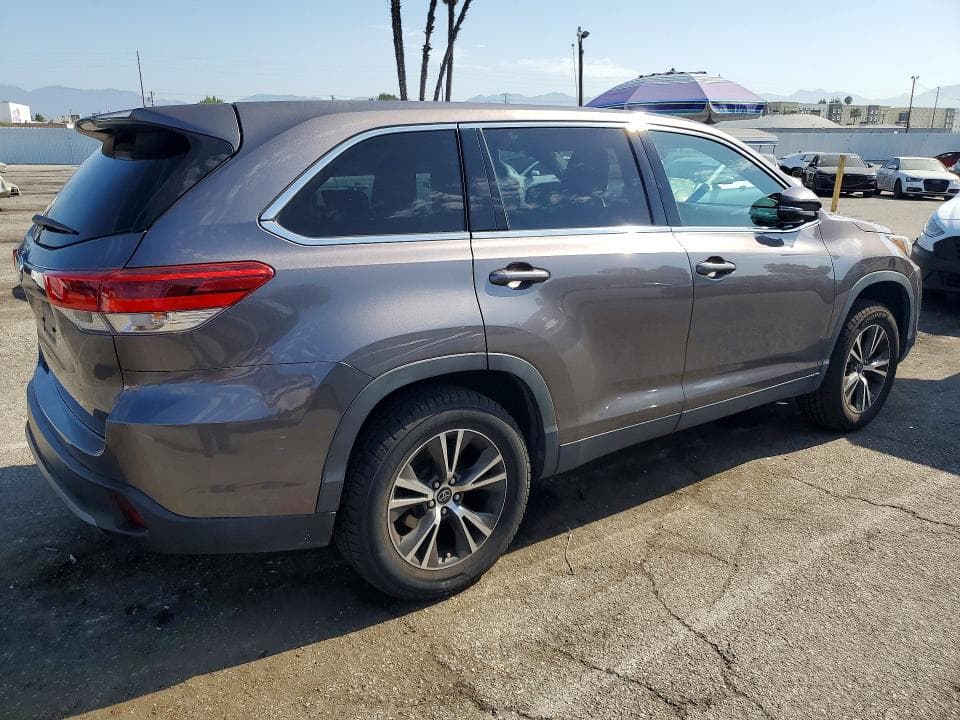 2019 TOYOTA HIGHLANDER LE 3