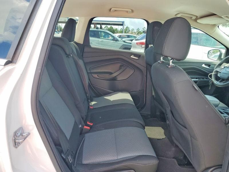 2017 FORD ESCAPE SE 11