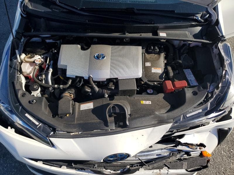 2021 TOYOTA PRIUS LE 11