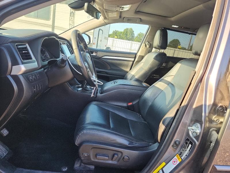 2017 TOYOTA HIGHLANDER XLE 7