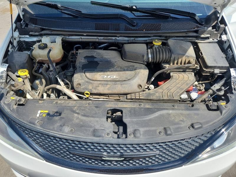 2018 CHRYSLER PACIFICA LIMITED 12