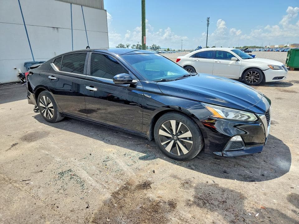 2021 NISSAN ALTIMA SV 4