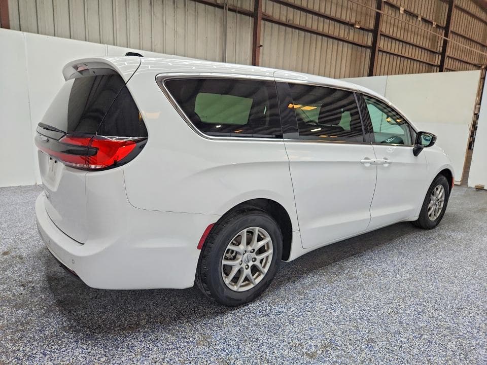 2024 CHRYSLER PACIFICA TOURING L 3