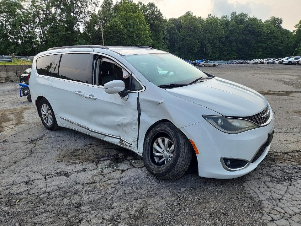 2017 CHRYSLER PACIFICA TOURING L 4