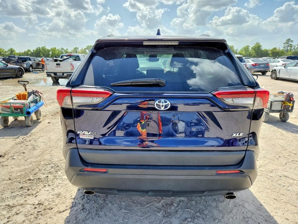 2024 TOYOTA RAV4 XLE PREMIUM 6