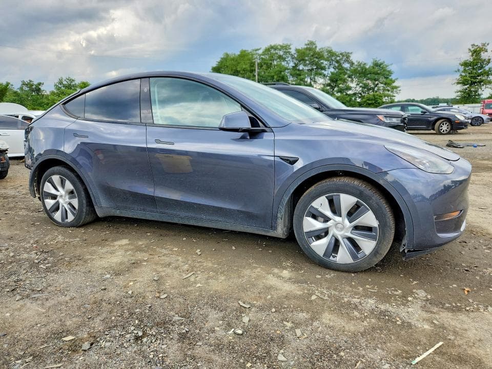 2023 TESLA MODEL Y 4