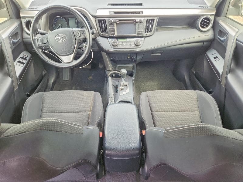 2017 TOYOTA RAV4 XLE 8