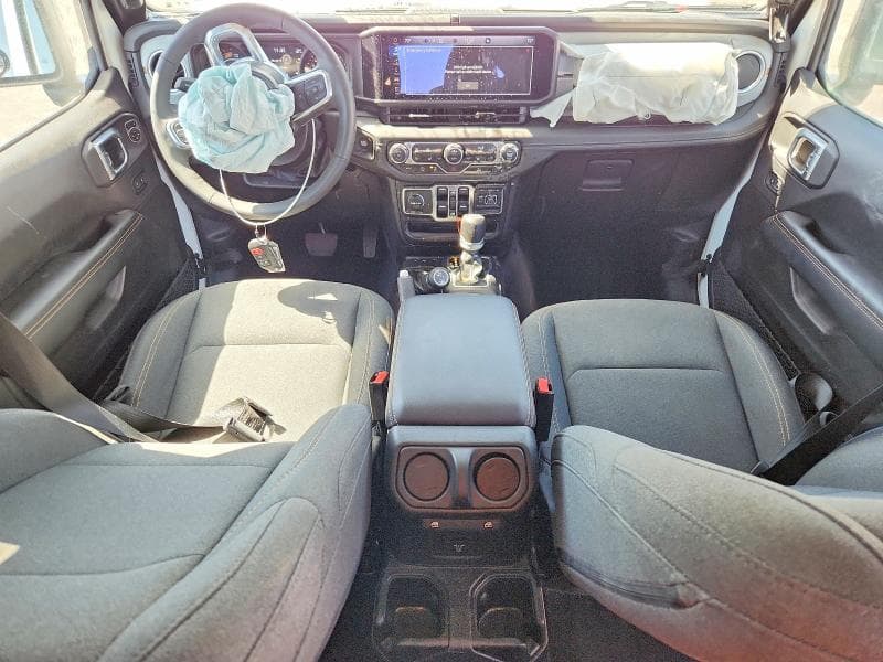 2025 JEEP WRANGLER SAHARA 8