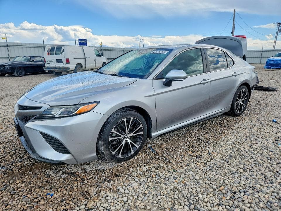 2019 TOYOTA CAMRY SE - 1