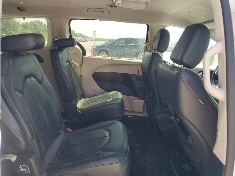 2019 CHRYSLER PACIFICA TOURING L 11