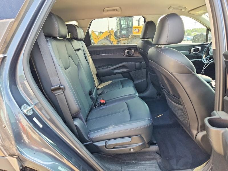 2021 KIA SORENTO S 11