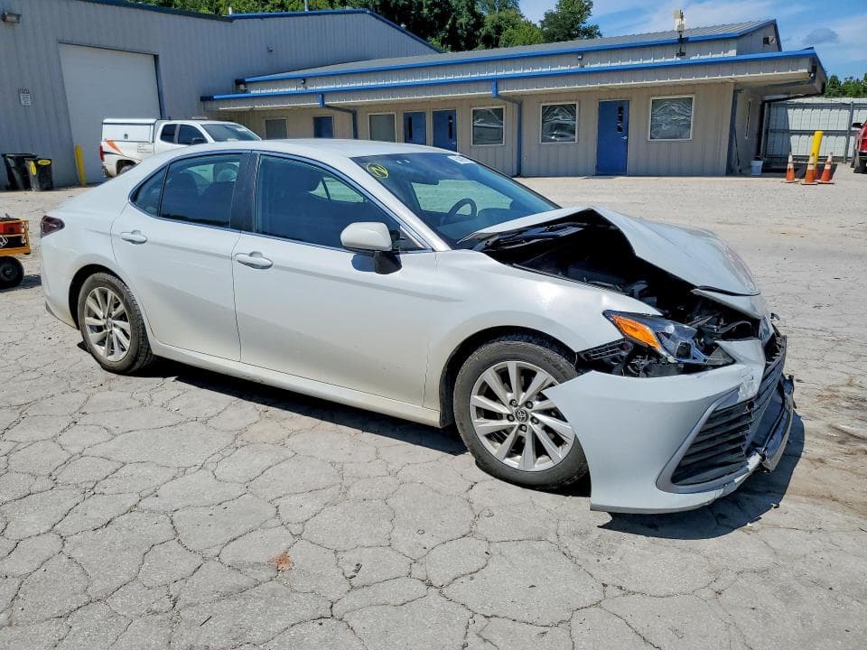 2022 TOYOTA CAMRY LE 4