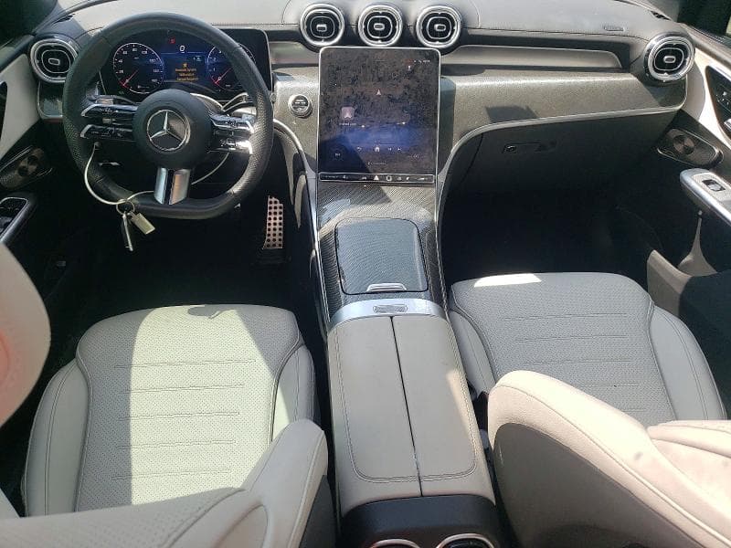 2025 MERCEDES-BENZ GLC 300 4MATIC 8