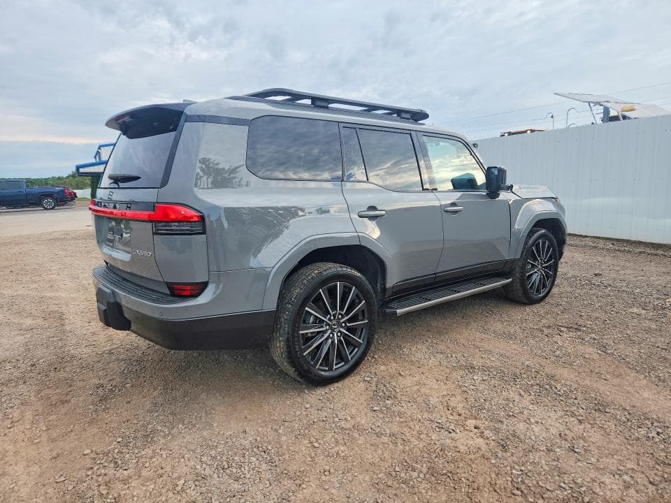 2024 LEXUS GX 550 LUXURY 3