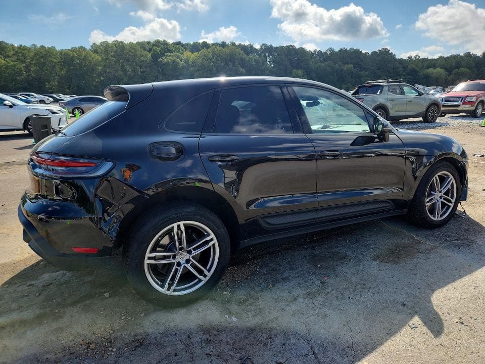 2023 PORSCHE MACAN BASE 3
