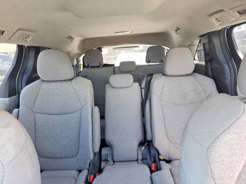 2026 TOYOTA SIENNA LE 10