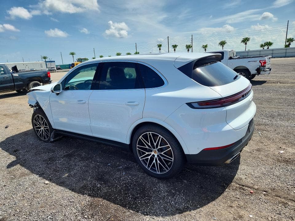 2026 PORSCHE CAYENNE 2
