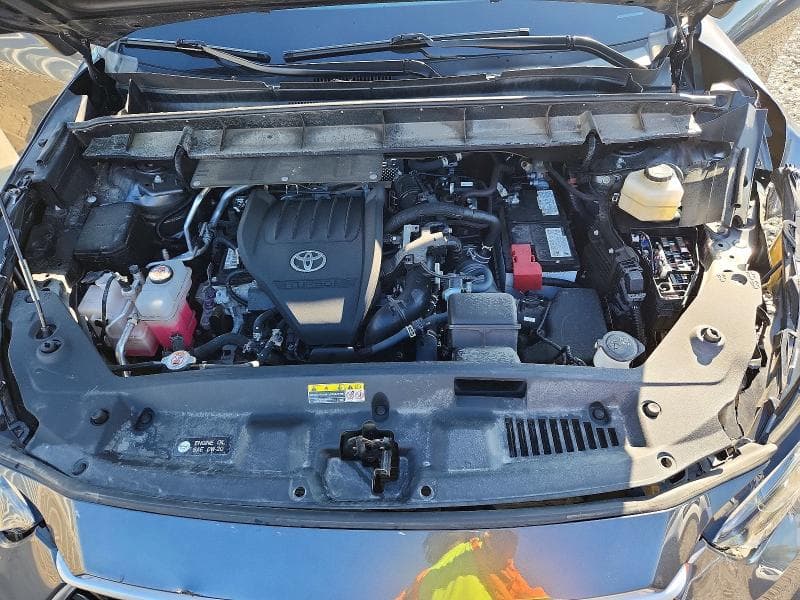 2023 TOYOTA HIGHLANDER XLE 12