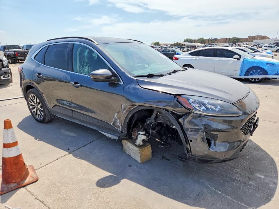 2020 FORD ESCAPE TITANIUM 4