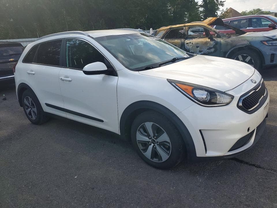 2017 KIA NIRO LX 4