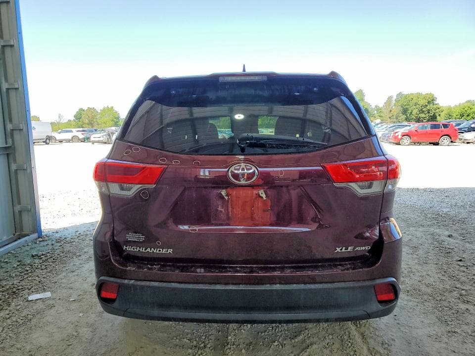 2018 TOYOTA HIGHLANDER XLE 6