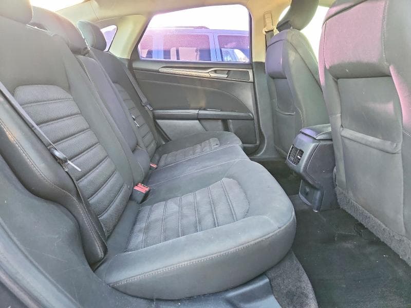 2017 FORD FUSION SE 10
