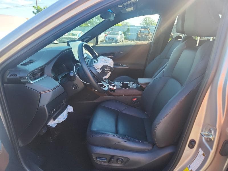 2024 TOYOTA VENZA XLE 7