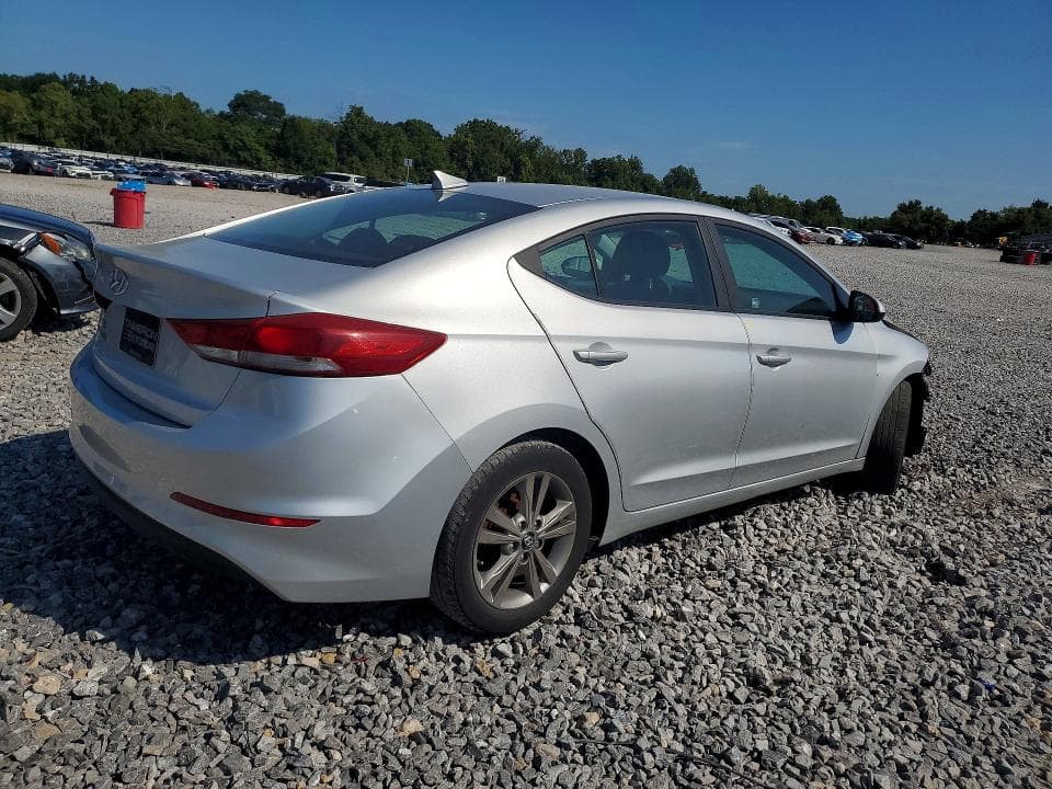 2017 HYUNDAI ELANTRA SE 3