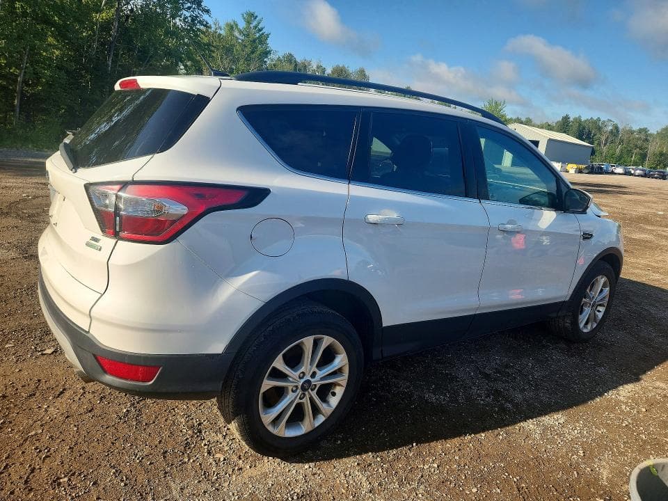 2017 FORD ESCAPE SE 3