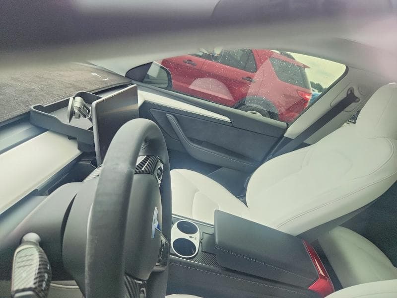 2024 TESLA MODEL Y 9