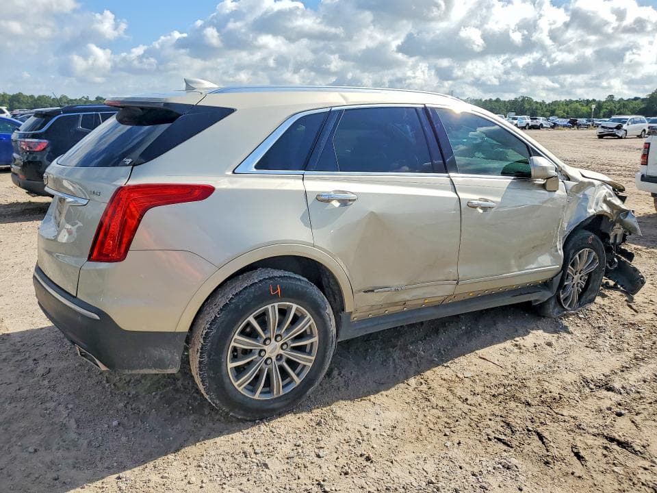 2017 CADILLAC XT5 LUXURY 3