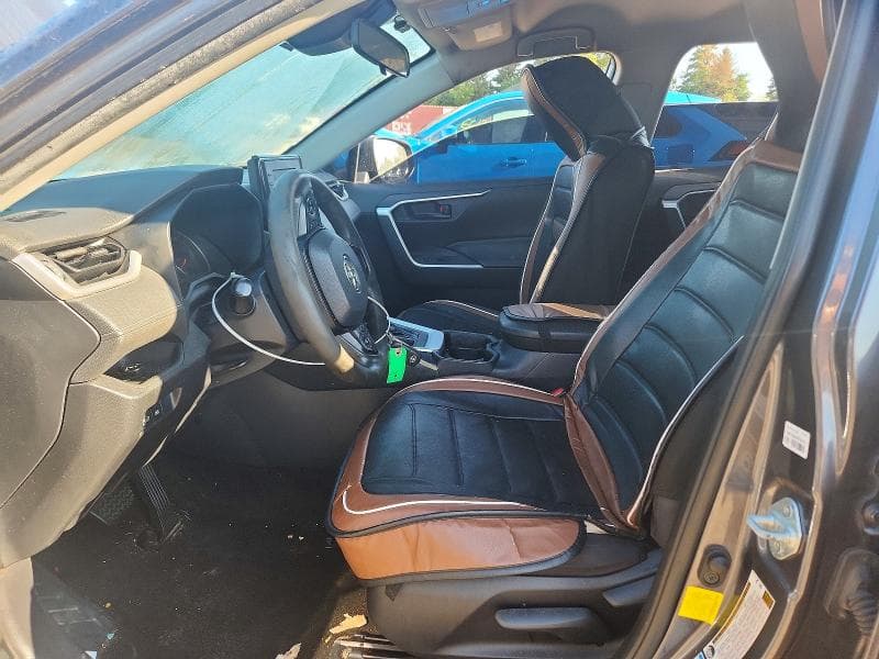 2019 TOYOTA RAV4 LE 7