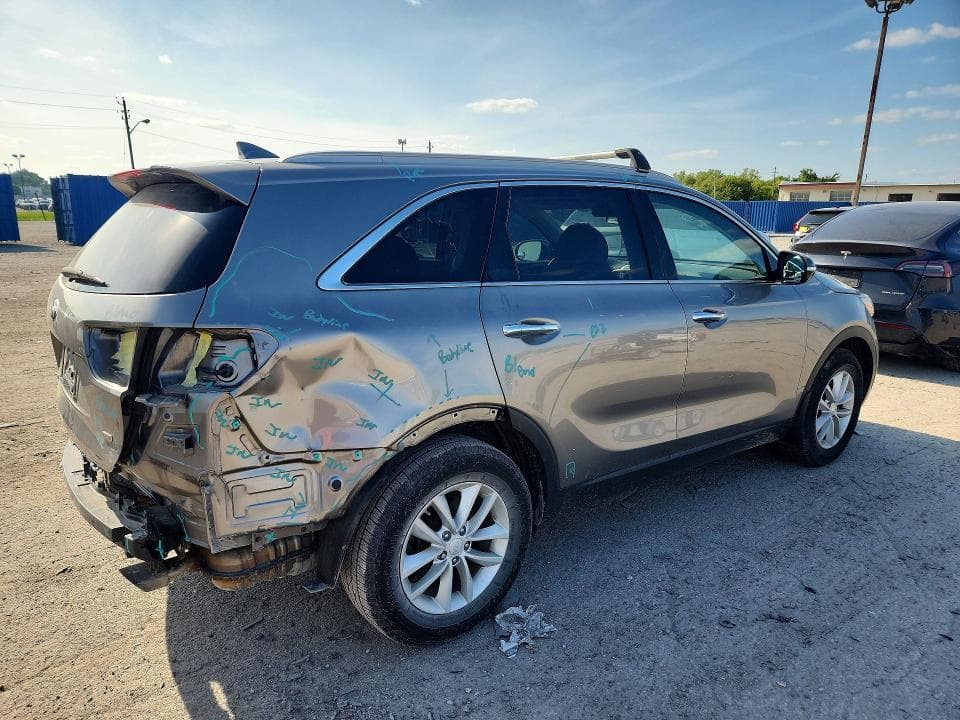2018 KIA SORENTO LX 3